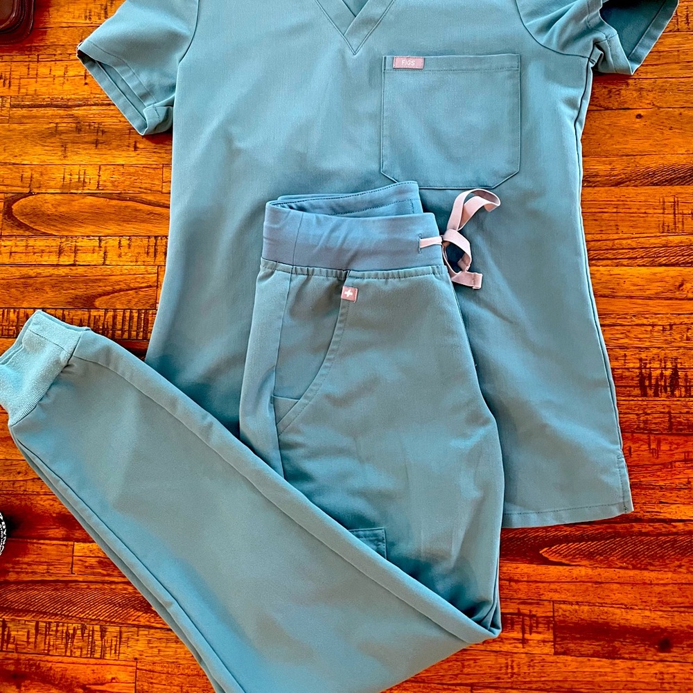 FIGS Hydrogreen Catarina Zamora combo. XXS